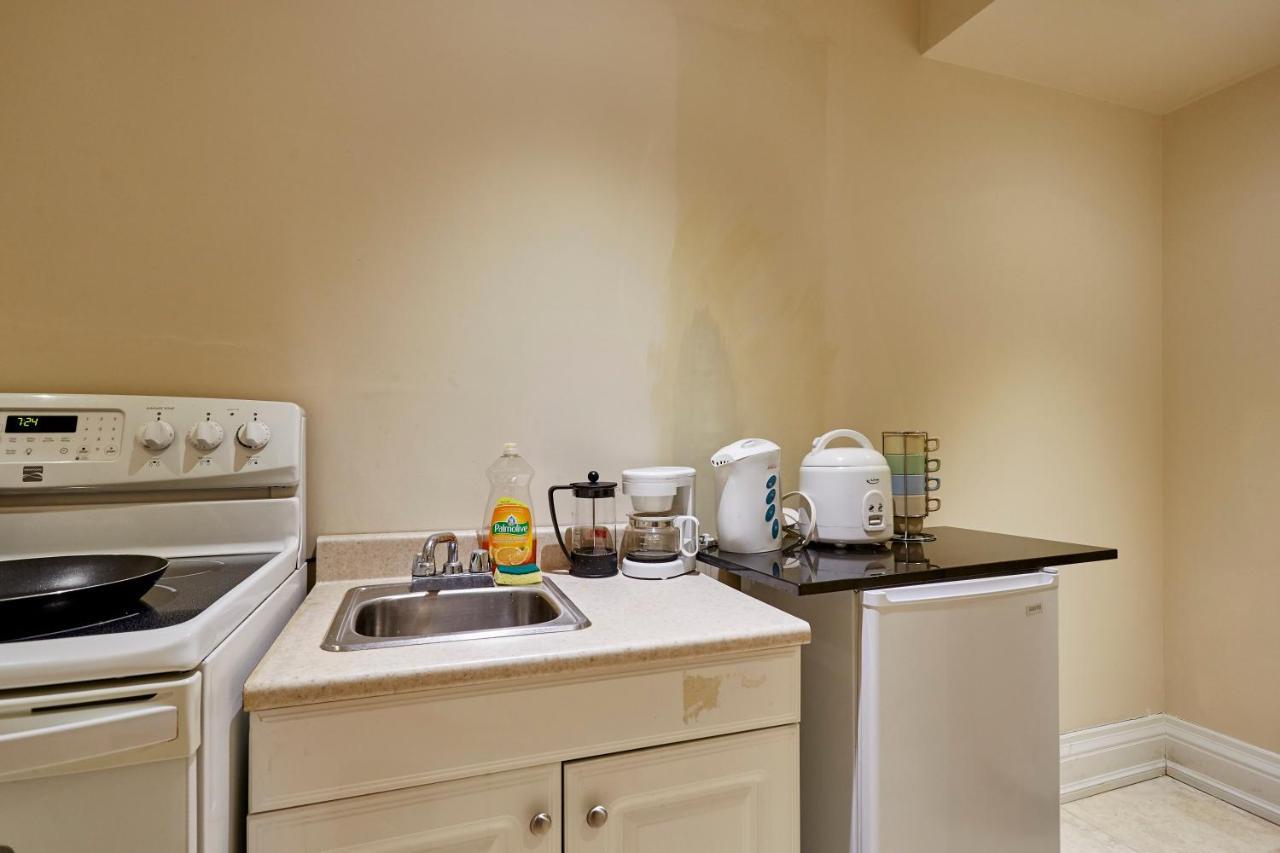 Elegant Apartment With Sauna 多伦多 外观 照片