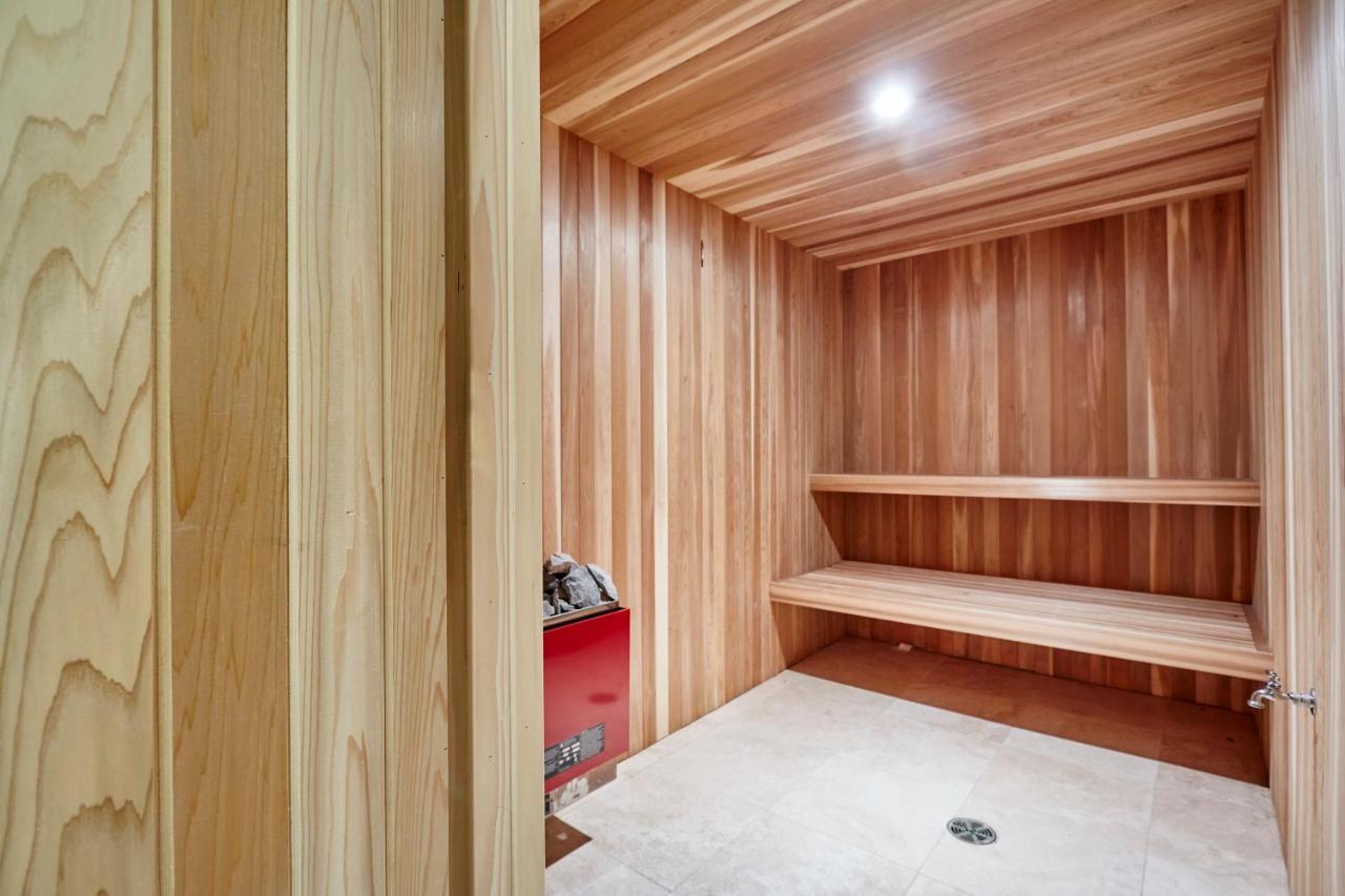 Elegant Apartment With Sauna 多伦多 外观 照片
