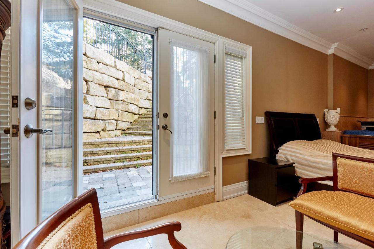 Elegant Apartment With Sauna 多伦多 外观 照片