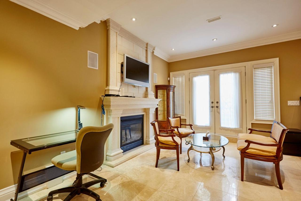Elegant Apartment With Sauna 多伦多 外观 照片