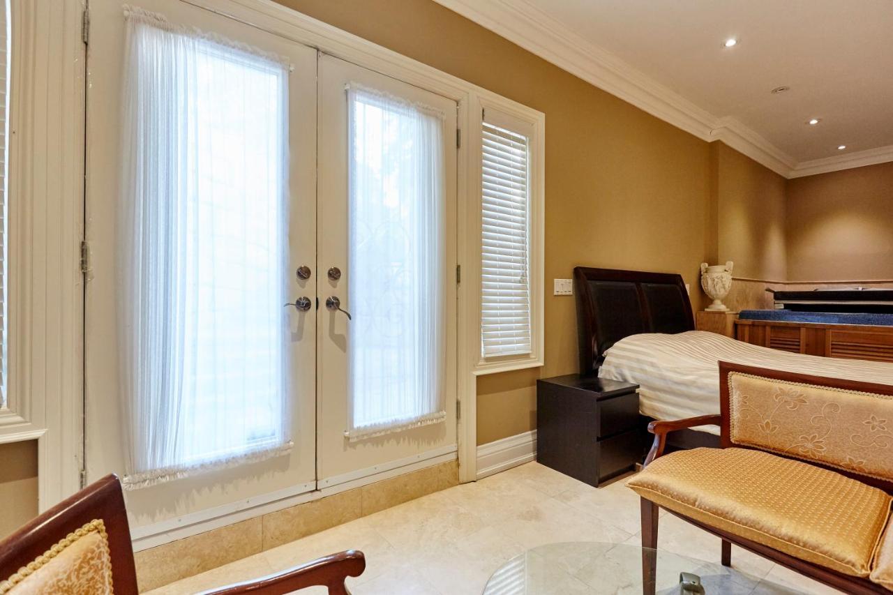 Elegant Apartment With Sauna 多伦多 外观 照片