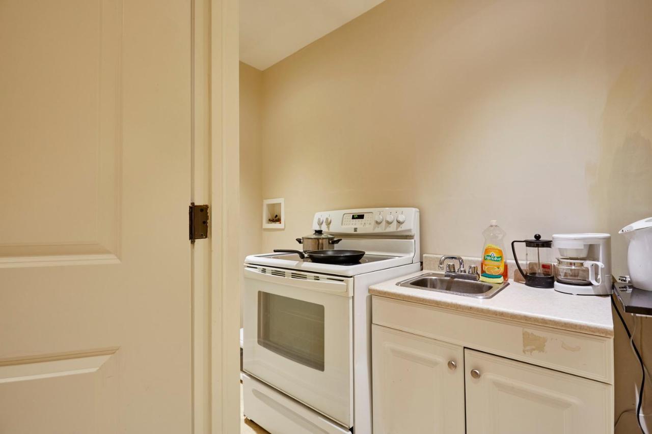 Elegant Apartment With Sauna 多伦多 外观 照片